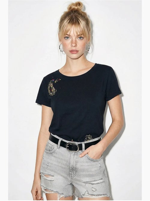 T-shirt basic con collo a u ricamato lucci - Kiabi T-shirt basic con collo a u ricamato lucci - Kiabi