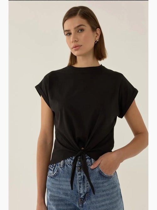 T-shirt basic cropped con girocollo hiccup - Kiabi T-shirt basic cropped con girocollo hiccup - Kiabi