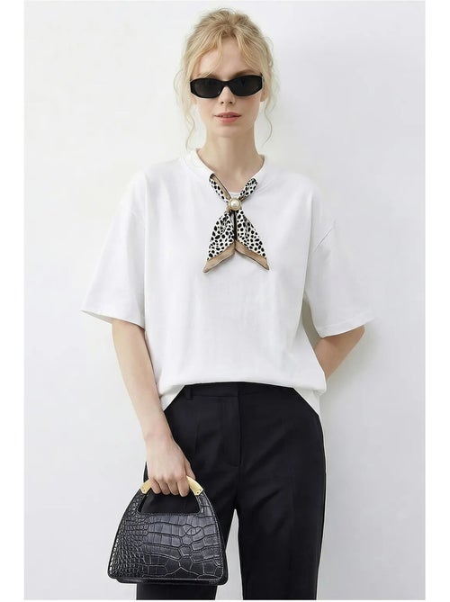 T-shirt basic girocollo con dettaglio accessorio lucci - Kiabi T-shirt basic girocollo con dettaglio accessorio lucci - Kiabi