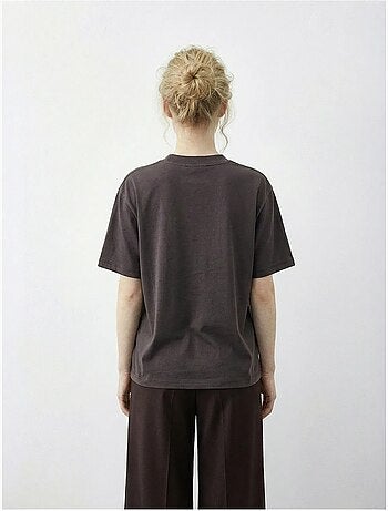 T-shirt basic girocollo con dettaglio accessorio lucci