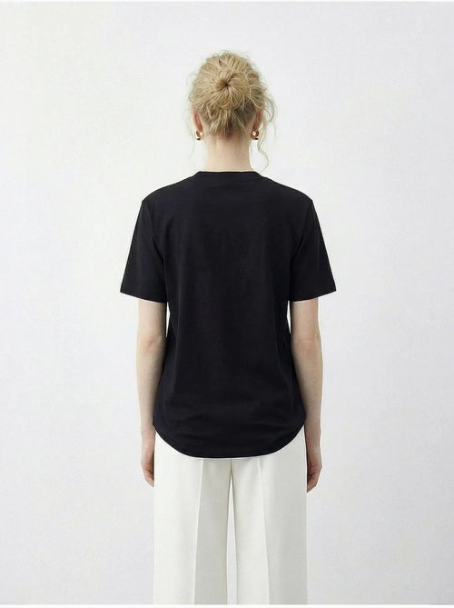 T-shirt basic girocollo con dettaglio accessorio lucci - Kiabi T-shirt basic girocollo con dettaglio accessorio lucci - Kiabi