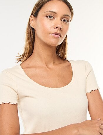 T-shirt basic in maglia a costine a maniche corte
