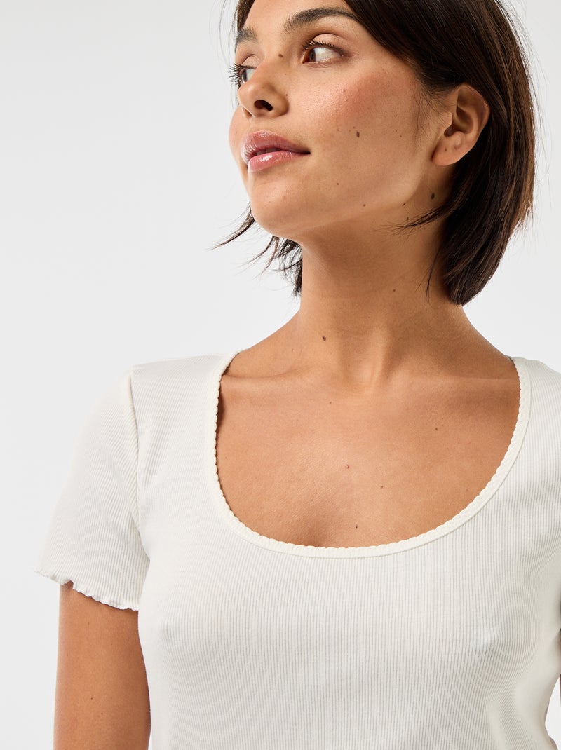 T-shirt basic in maglia a costine a maniche corte Bianco - Kiabi