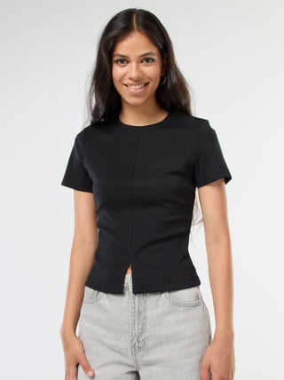 T-shirt basic in maglia a costine sottili