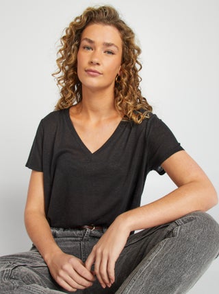 T-shirt basic scollo a V in misto lino