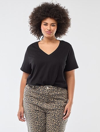 T-shirt basica a maniche corte e scollo a V