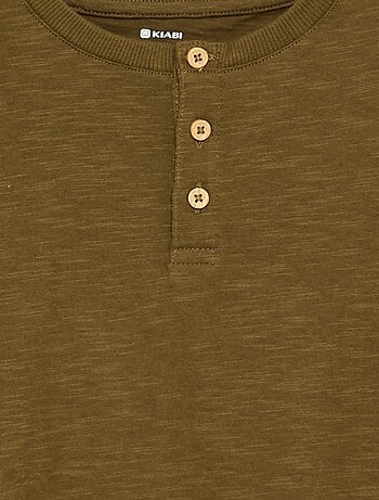 T-shirt basica con collo alla tunisina