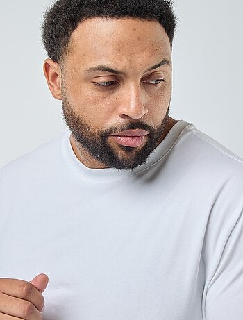 T-shirt basic a maniche lunghe e girocollo