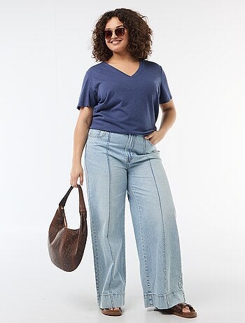 T-shirt basico scollo a V e maniche corte