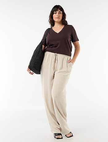 T-shirt basico scollo a V e maniche corte