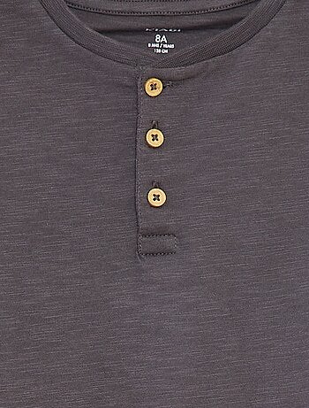 T-shirt collo serafino a maniche corte