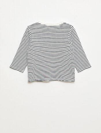 T-shirt collo serafino in tessuto goffrato