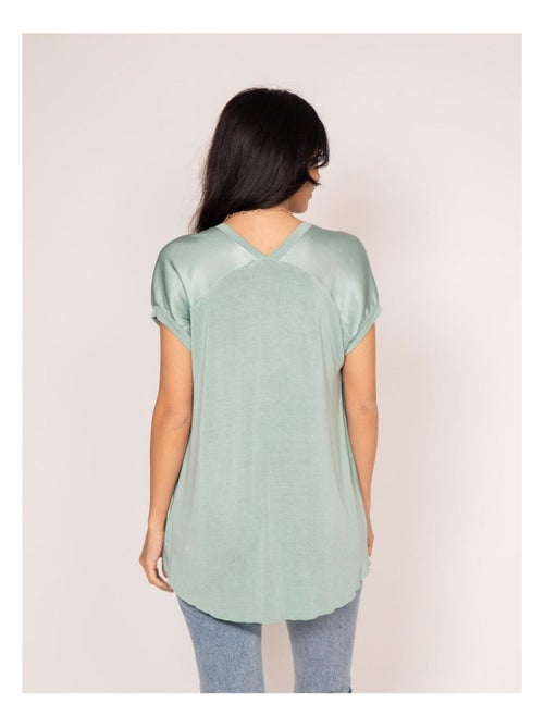 T-shirt collo V satinato FENTA - Kiabi T-shirt collo V satinato FENTA - Kiabi