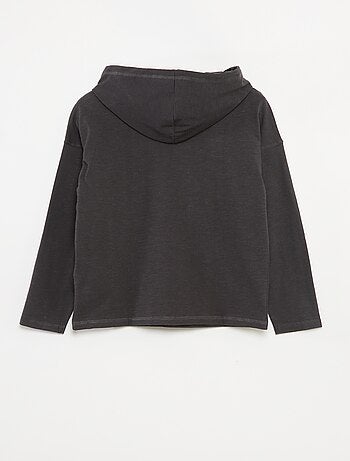 T-shirt con cappuccio a maniche lunghe