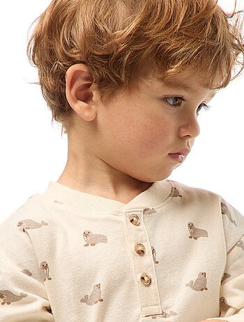 T-shirt con colletto abbottonato e stampa