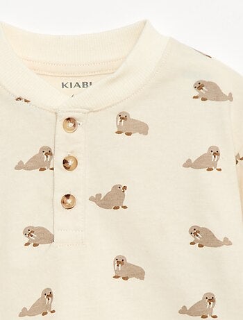 T-shirt con colletto abbottonato e stampa