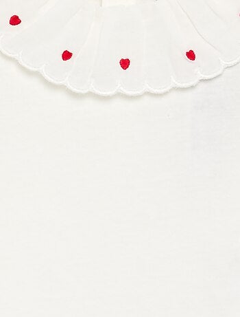 T-shirt con colletto Claudine