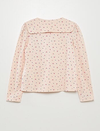 T-shirt con colletto claudine