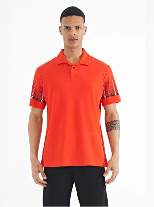 T-shirt con colletto polo stampata tommy - Kiabi T-shirt con colletto polo stampata tommy - Kiabi