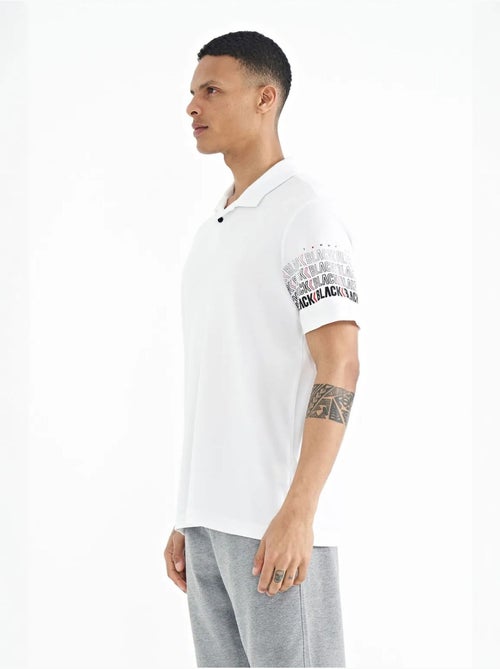 T-shirt con colletto polo stampata tommy - Kiabi T-shirt con colletto polo stampata tommy - Kiabi