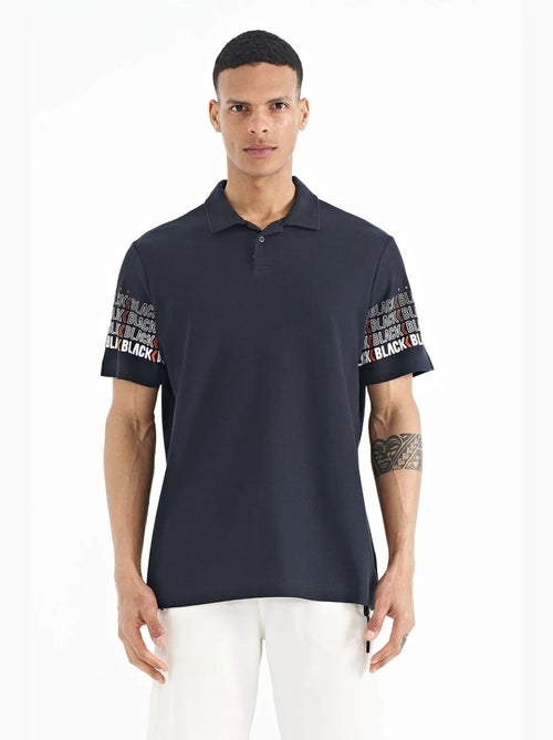 T-shirt con colletto polo stampata tommy - Kiabi T-shirt con colletto polo stampata tommy - Kiabi