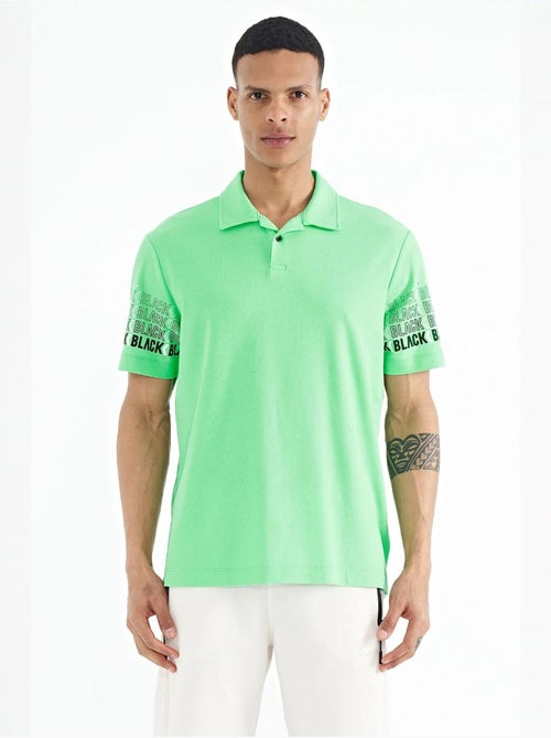 T-shirt con colletto polo stampata tommy - Kiabi T-shirt con colletto polo stampata tommy - Kiabi