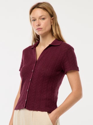 T-shirt con collo a polo lavorata a maglia