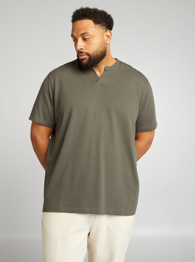 T-shirt con collo alla coreana a V KAKI - Kiabi
