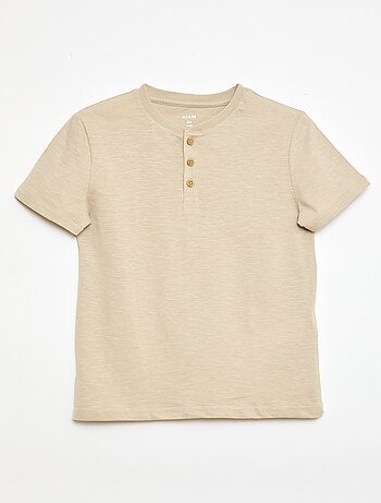 T-shirt con collo alla tunisina