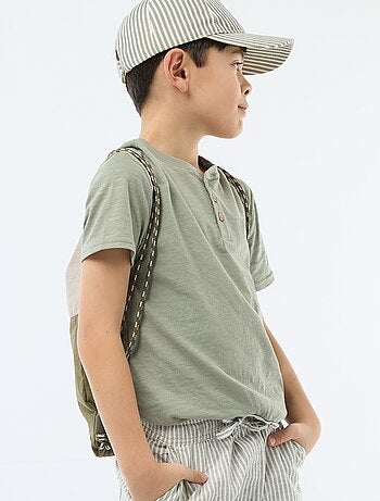 T-shirt con collo alla tunisina