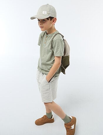 T-shirt con collo alla tunisina