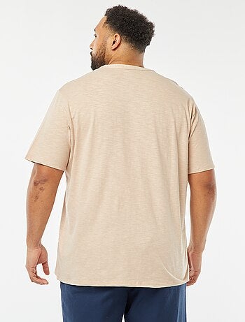T-shirt con collo serafino