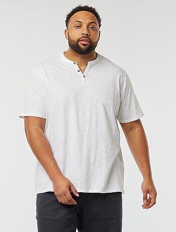 T-shirt con collo serafino