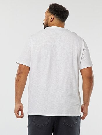 T-shirt con collo serafino