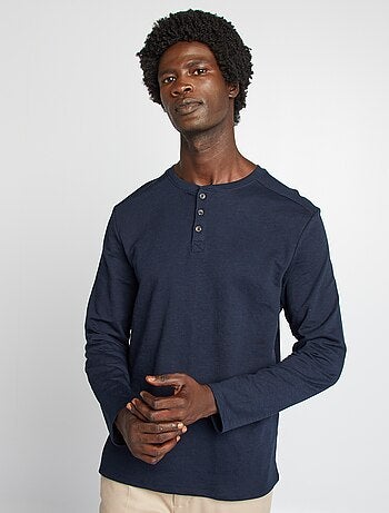 T-shirt con collo serafino