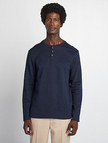 T-shirt con collo serafino