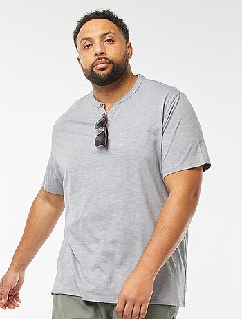 T-shirt con collo serafino