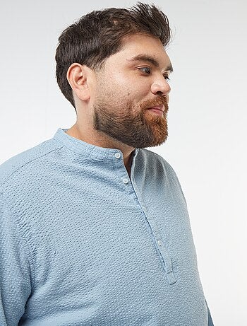 T-shirt con collo serafino in tessuto effetto crespone