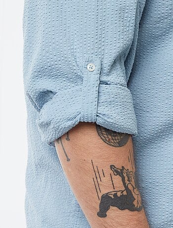 T-shirt con collo serafino in tessuto effetto crespone