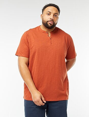 T-shirt con collo serafino