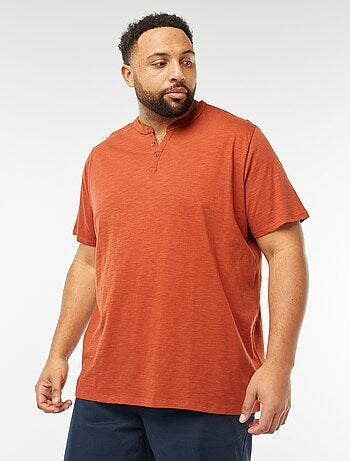 T-shirt con collo serafino