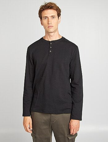 T-shirt con collo serafino