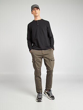 T-shirt con collo serafino