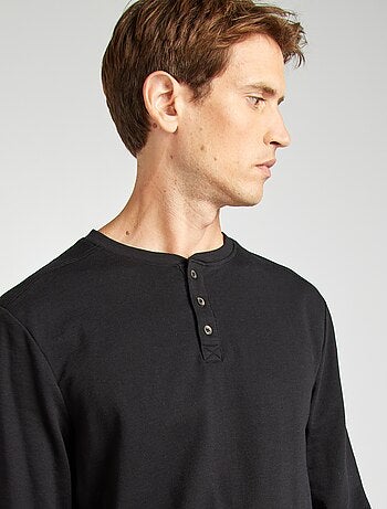 T-shirt con collo serafino