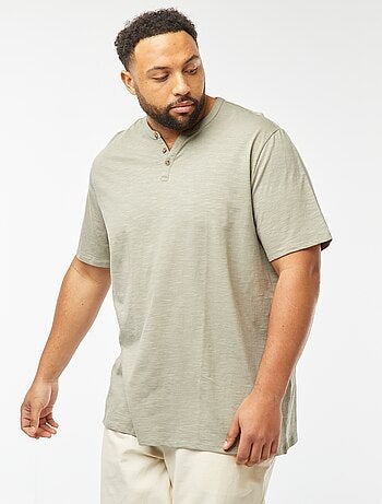 T-shirt con collo serafino