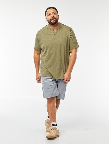 T-shirt con collo serafino