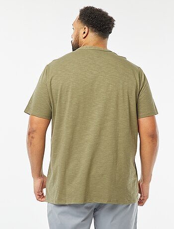 T-shirt con collo serafino