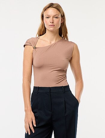T-shirt con dettaglio gioiello