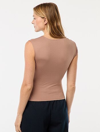 T-shirt con dettaglio gioiello