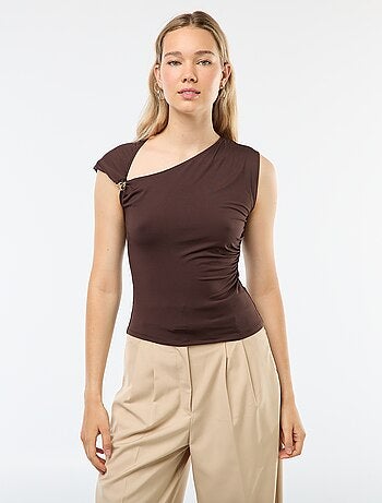 T-shirt con dettaglio gioiello
